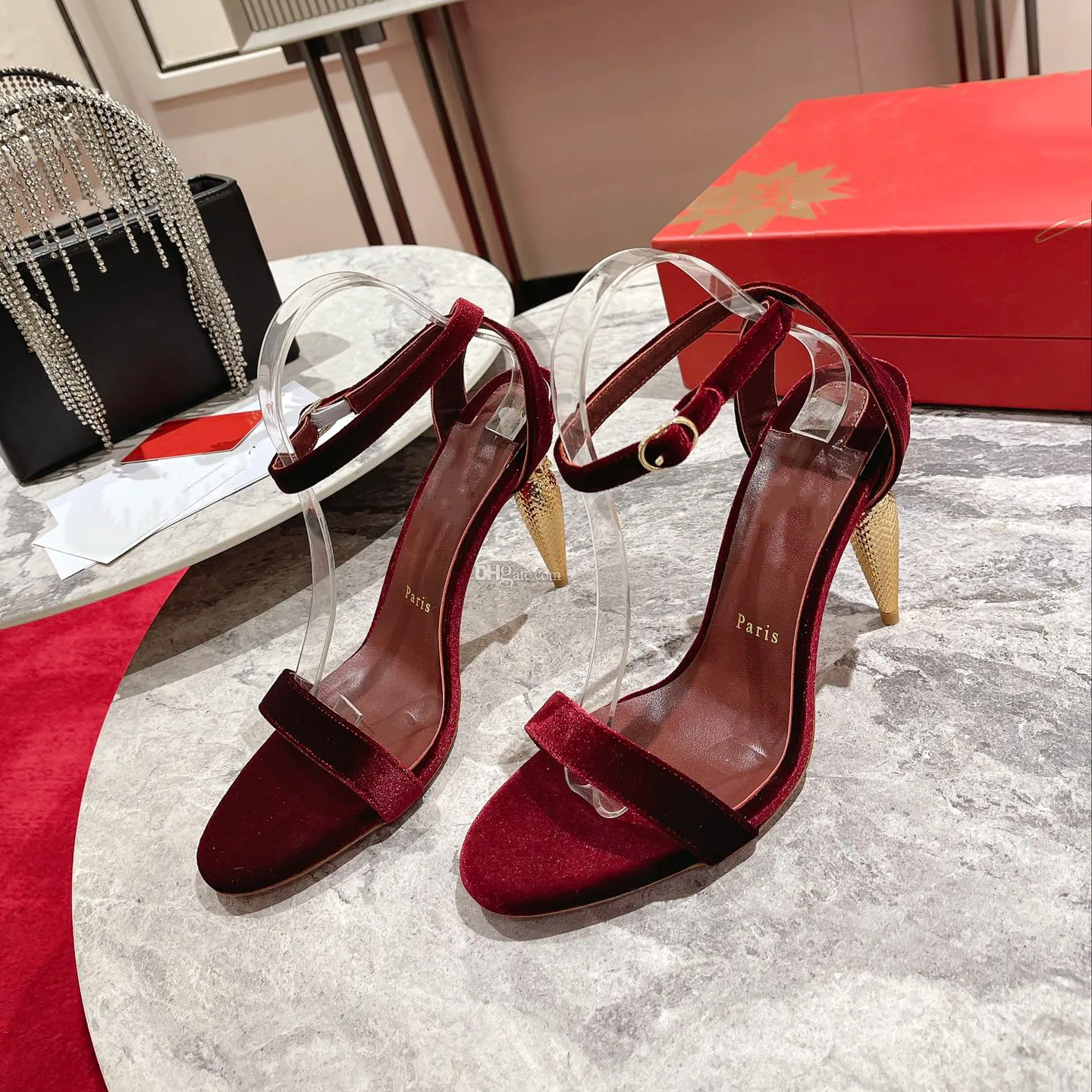 Diseñador de moda Alta calidad para mujer Tacón rojo Tacones altos Suela de cuero de lujo Cetro dorado Sandalias de diamantes 0-12 cm Vestido de fiesta de boda Zapatos de cena H2070
