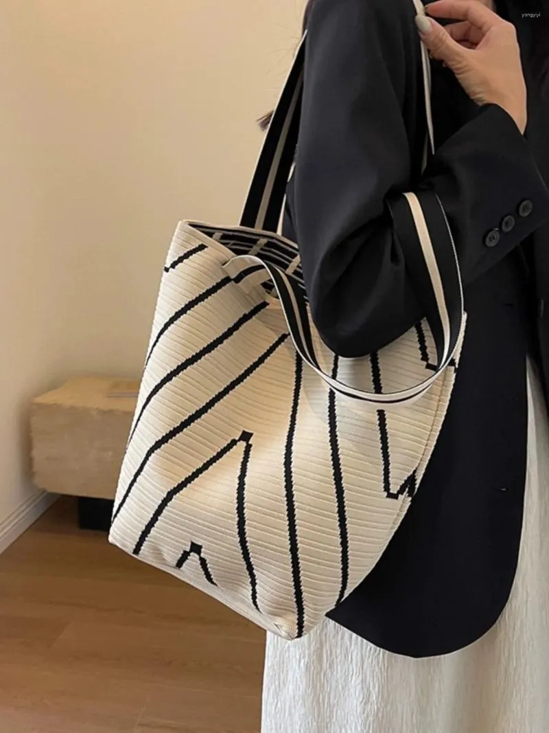 Evening Bags Fashionable Work Large Capacity Knitted Bag Women 2023 Casual Shoulder Tote Bucket