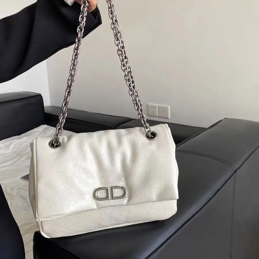 Kadınlar Metal Aksesuarlar Monako Çantalar Lüks BB Çanak Çanta Çantası Erkekler Son Stiller Zincir Crossbody Tote Designer Bag Lady Hot Hediye Seyahat Debriyaj Moda Omuz Çantaları