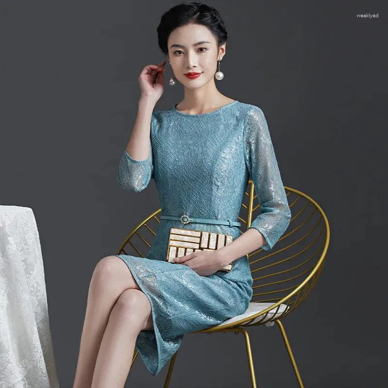 Этническая одежда Yourqipao 2023 Осеннее кружевное вышивка Голубое повседневное платье больших размеров для мам среднего возраста в китайском стиле Вечернее платье для женщин