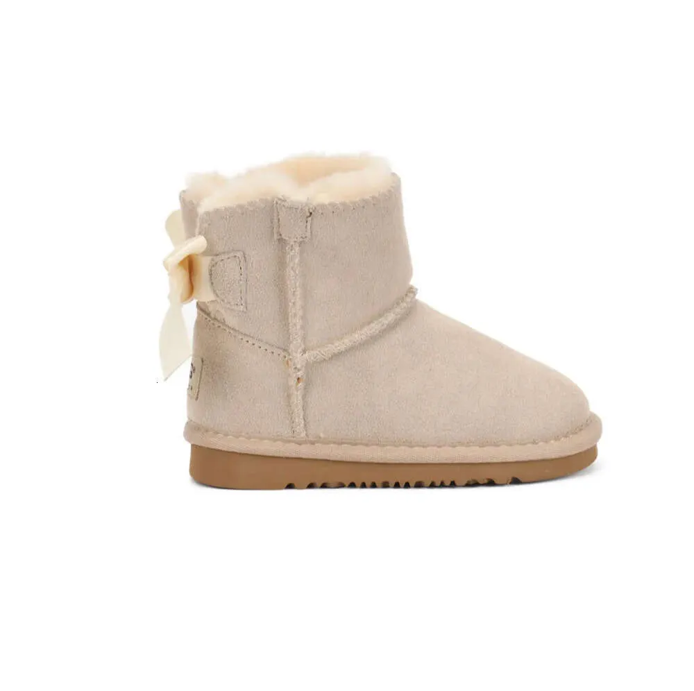 2024 Nya stövlar Kids Australia Snow Boot Designer barn Skor Winter Classic Ultra Mini Botton Baby Boys Girls Ankle Booties Kid Fur Suede536