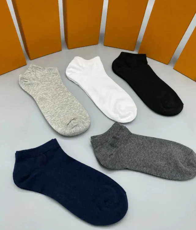 Designer Femmes Hommes Chaussettes Lettre de luxe G Chaussette mode rues seniors confortable genou jambe chaussette haut bas BVXNXCNFN