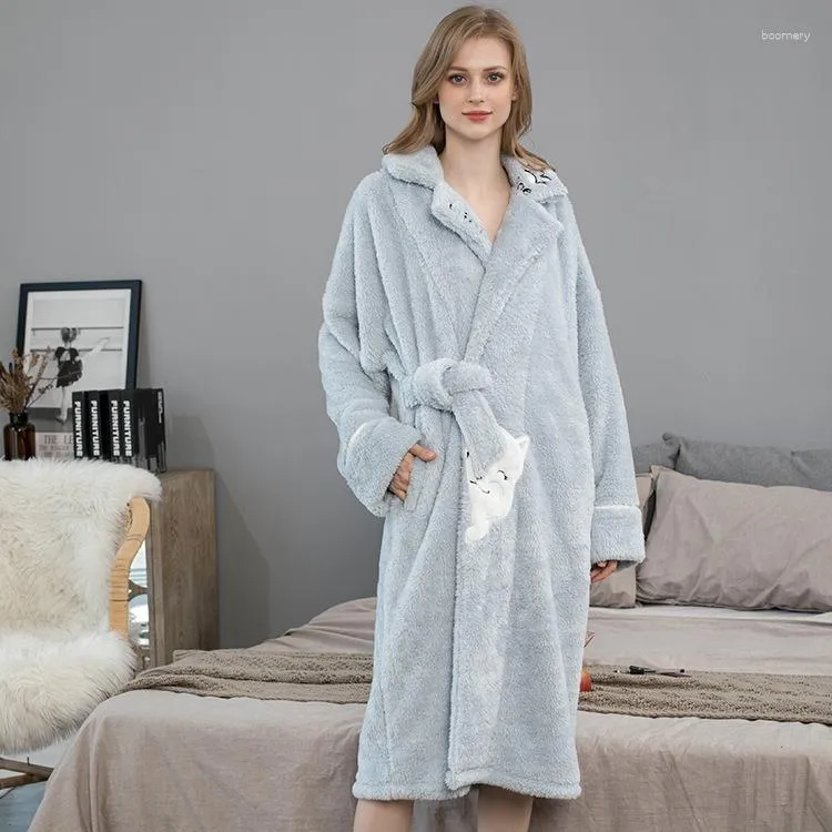 Damen-Nachtwäsche, Damen-Flanell-nettes Tier-Nachthemd, weibliche Winter-Bademantel, verdickende Frau, Korallen-Fleece, lange Home-Service-Roben