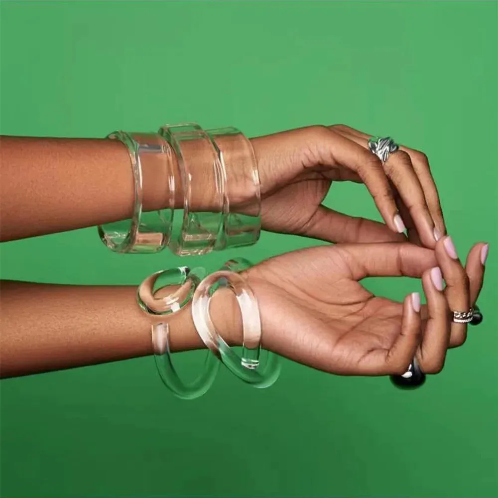 Brazalete de diseño de moda, pulsera en forma de E de resina acrílica transparente para mujer, joyería de mano abierta geométrica 231025