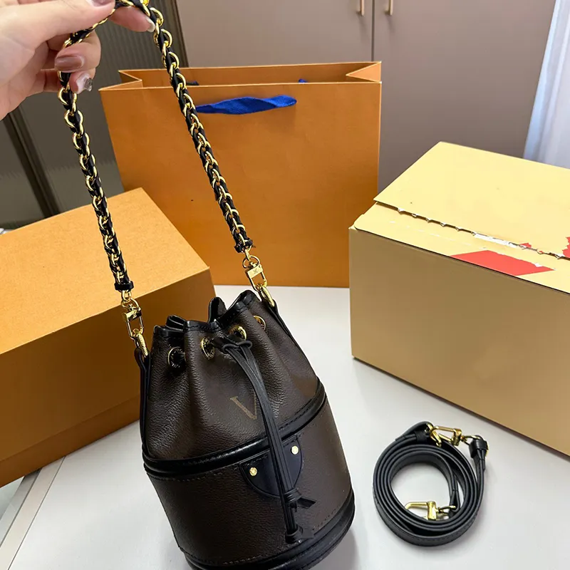 Wholesale Top Quality Bag Accessories Metal Chain with Snap Hook for Handbag  Wholesale Handbag Chains Bag Strap Chains - China Silver Chain, Metal  Silver Chain | Made-in-China.com