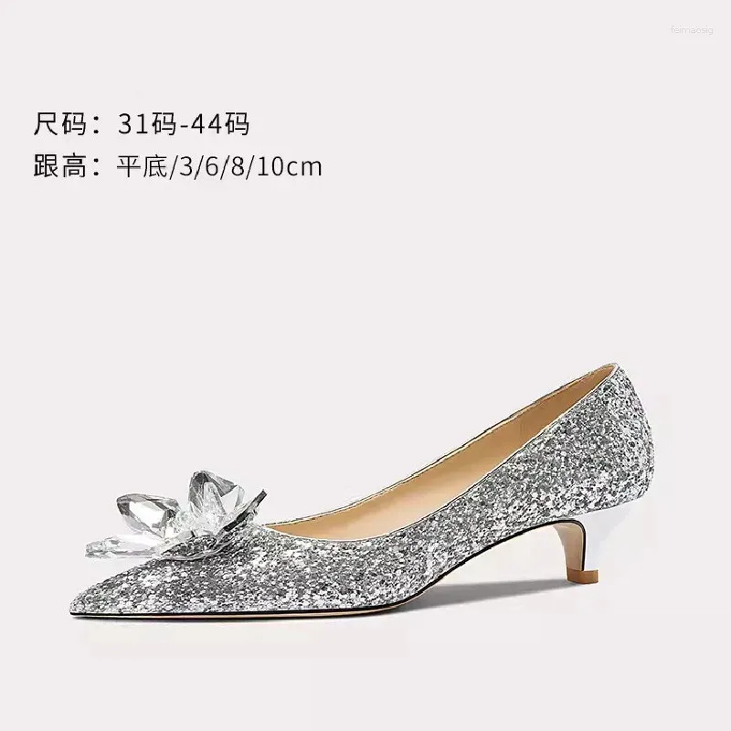 Sapatos de vestido primavera / verão apontado lantejoulas cristal fundo plano banquete casamento fino salto alto grande e pequeno sapato único feminino