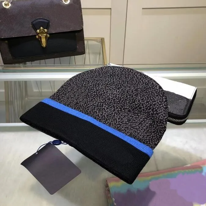 Chapeau camionneur haut gris maille interlock crâne et tees monochrome