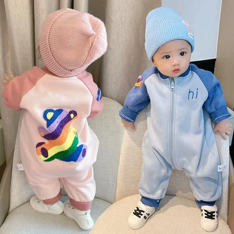 Rompers Winter born Baby Clothes Plush Zipper Jumpsuit Cute Cartoon Baby Boys Girls Romper Long Sleeve Warm Kids Bodysuit 0-12M 231025