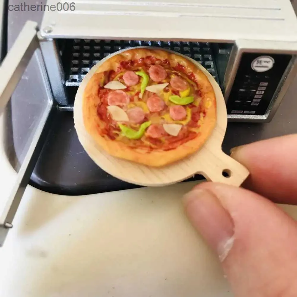 Miniature Pizza And Bacon Bread Set For Barbies And Blyth OB11 BJD