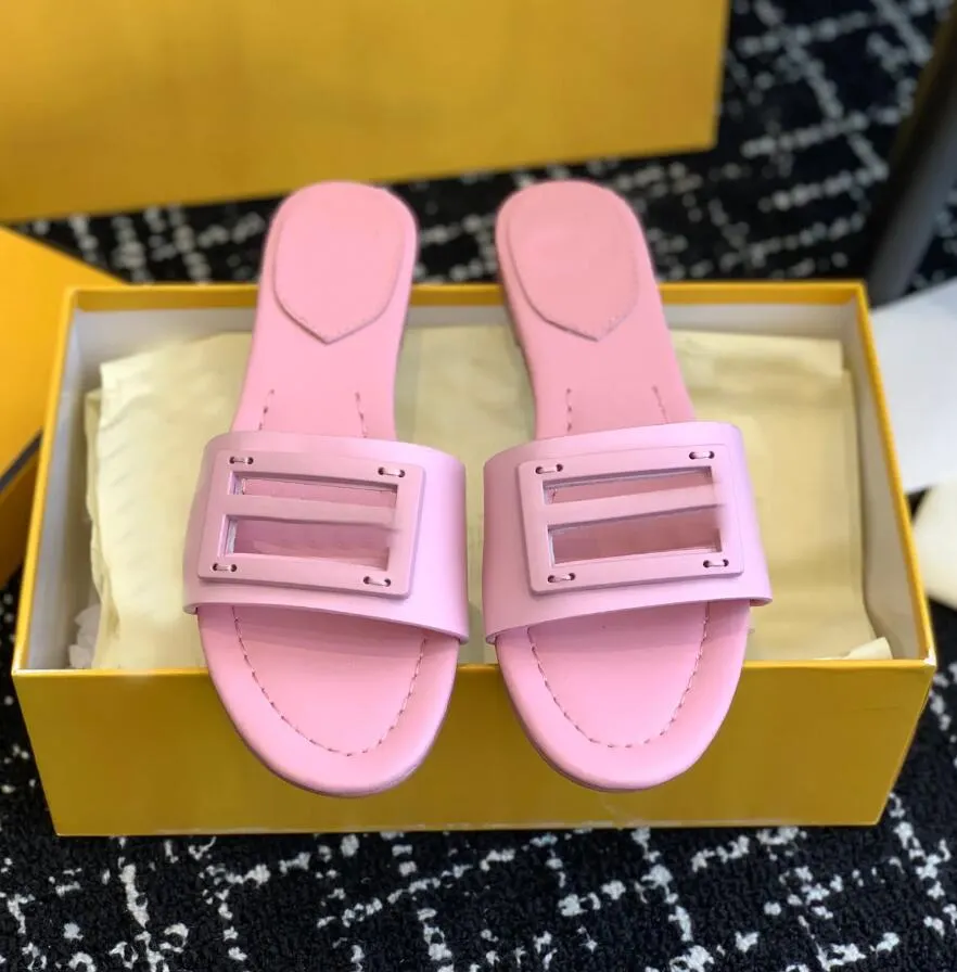 Mulher F slide flats sandália Baguette Chinelos Flat Mules Couro Embelezado Moda sólida sapatos ao ar livre praia flip flop designer de marca de luxo com caixa 35-43