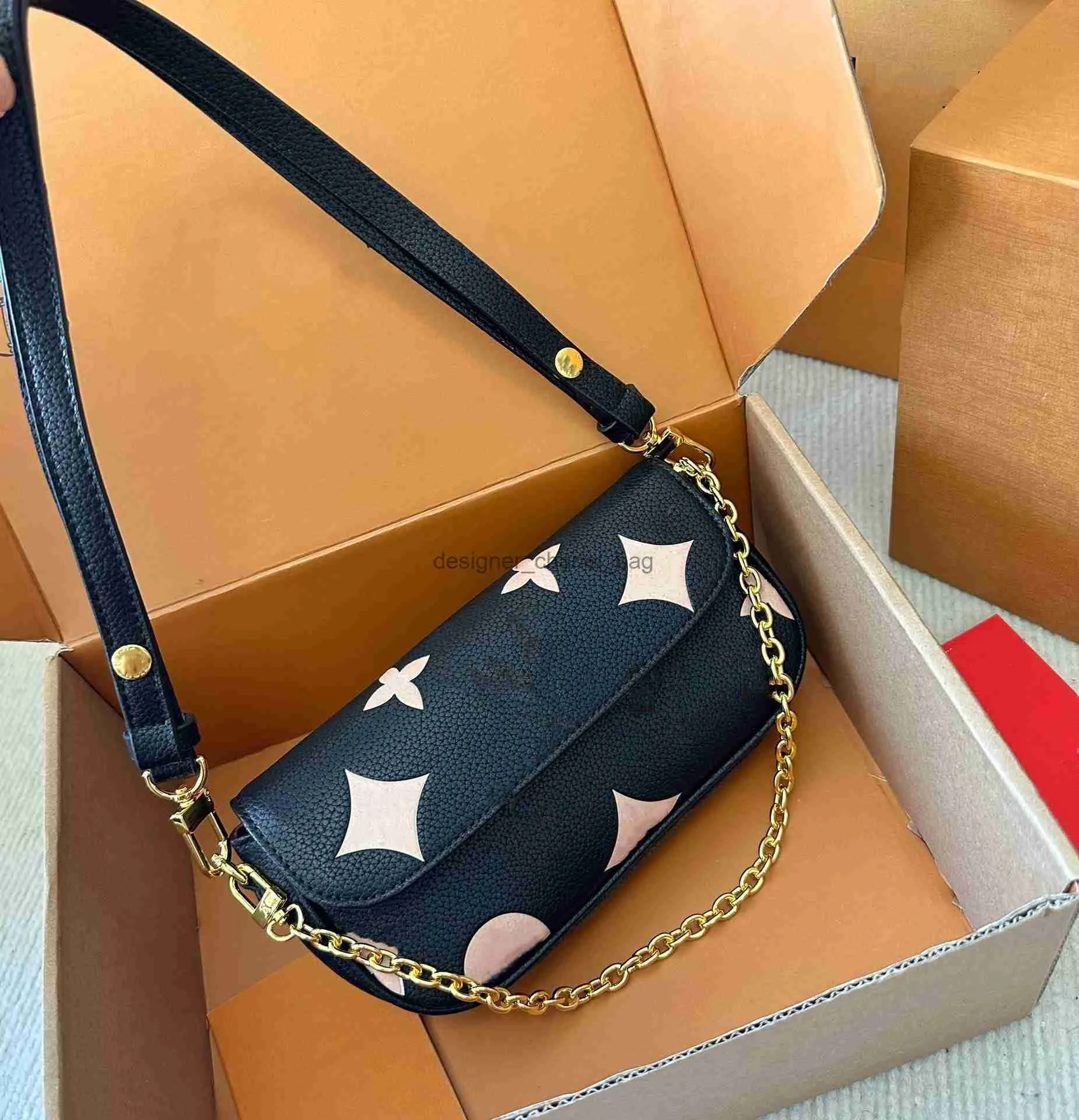 Underarm Wallet ON CHAINS IVY Fashion Shoulder Bag Handbag Designer Chain Wallet Women's Classic Brown Print Letter Highs Quality Long Stick Crossbodys Bag