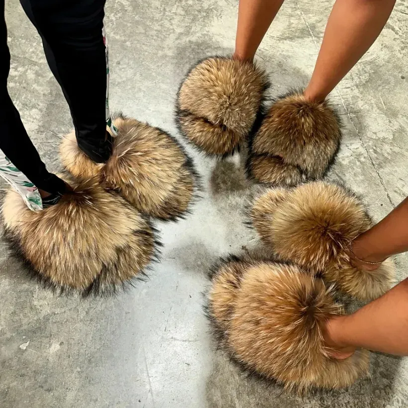 Slippers Woo Spikes Luxury Fur Slippers Women Round Toe Mongolian Fur Slides Woman Shoes Women Flat Half Slippers 231026