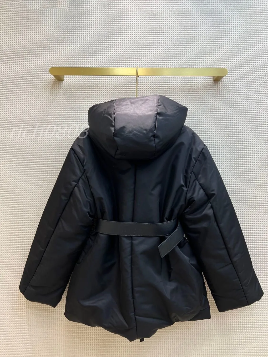 2023 Winter Women 's Duck Down Parkas Zip Single Breasted Jackets 모피 후드 스트라이프 여성의 슬림 긴 코트