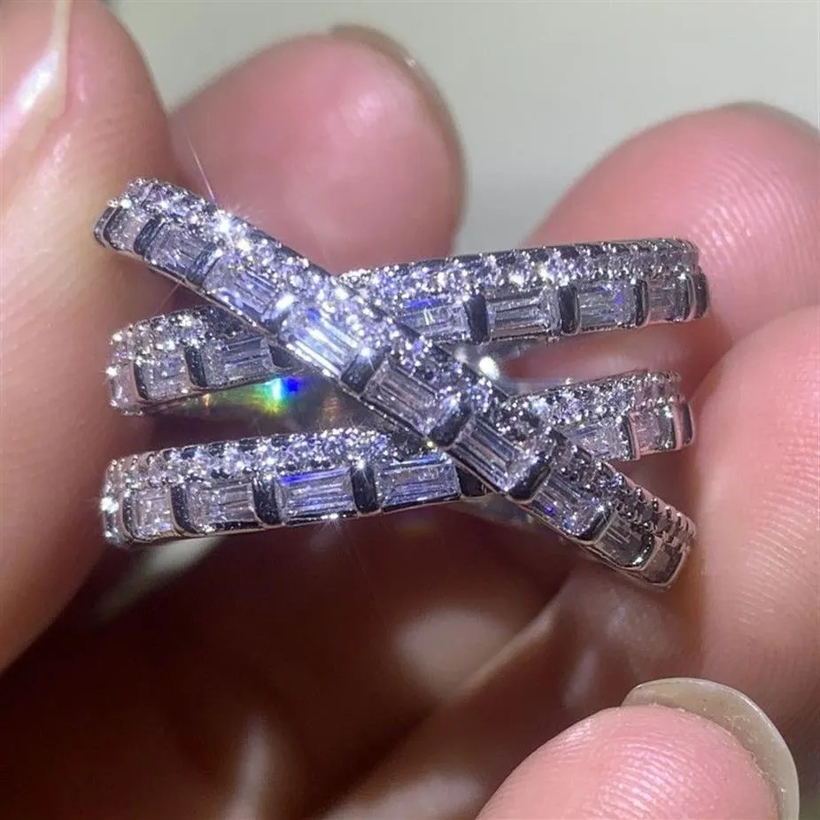Scintillanti gioielli fatti a mano di lusso in argento sterling 925 con taglio principessa topazio bianco diamanti CZ pietre preziose anello croce per feste da donna239k