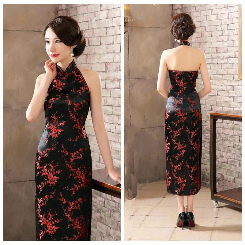 Etniska kläder satin kinesiska kvinnor cheongsam klänning backless blommor sexig qipao hög delad ärmlös vestido vintage knapp scen show