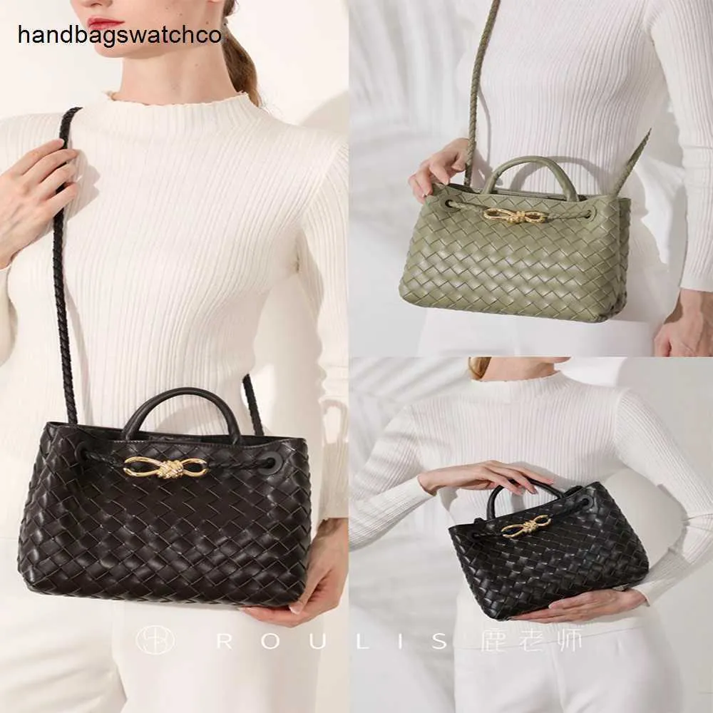 Bottegassvenetas Andiamos väskor Lärare LU | Handvävd importerad fårskinn Andiamo Liten Bow Tie Tote Handheld One Shoulder Crossbody Bag YLB9 FRJ