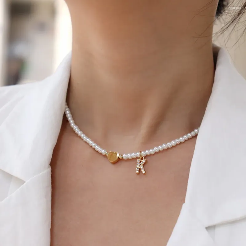 Pendentif Colliers Classique Lettre Initiale Coeur Collier Femmes À La Main Imitation Perle Perle Pour Bijoux Cadeau