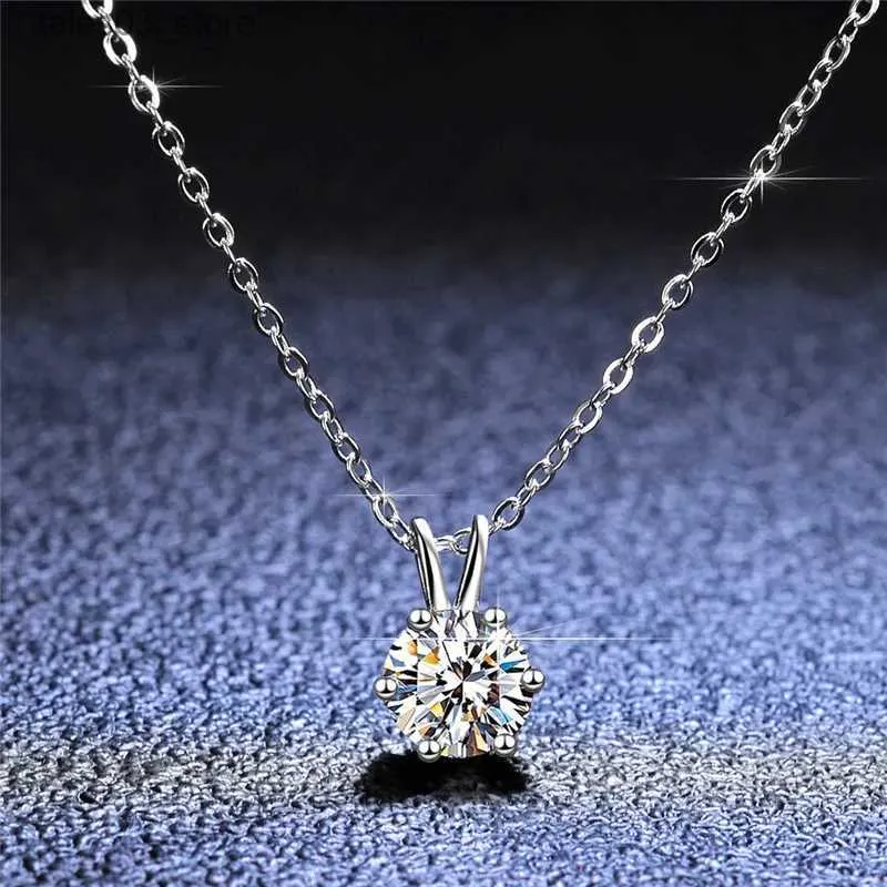 Pendant Necklaces Silver Diamond Test Passed 1 Excellent Cut D Color High Quality Moissanite Rabbit Necklace 925 Jewelry Q231026