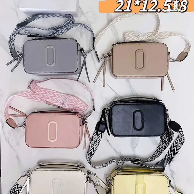 Sacs de créateurs pour femmes Maj le petit sac de style appareil photo double fermeture bandoulière amovible sangle réglable sac à bandoulière