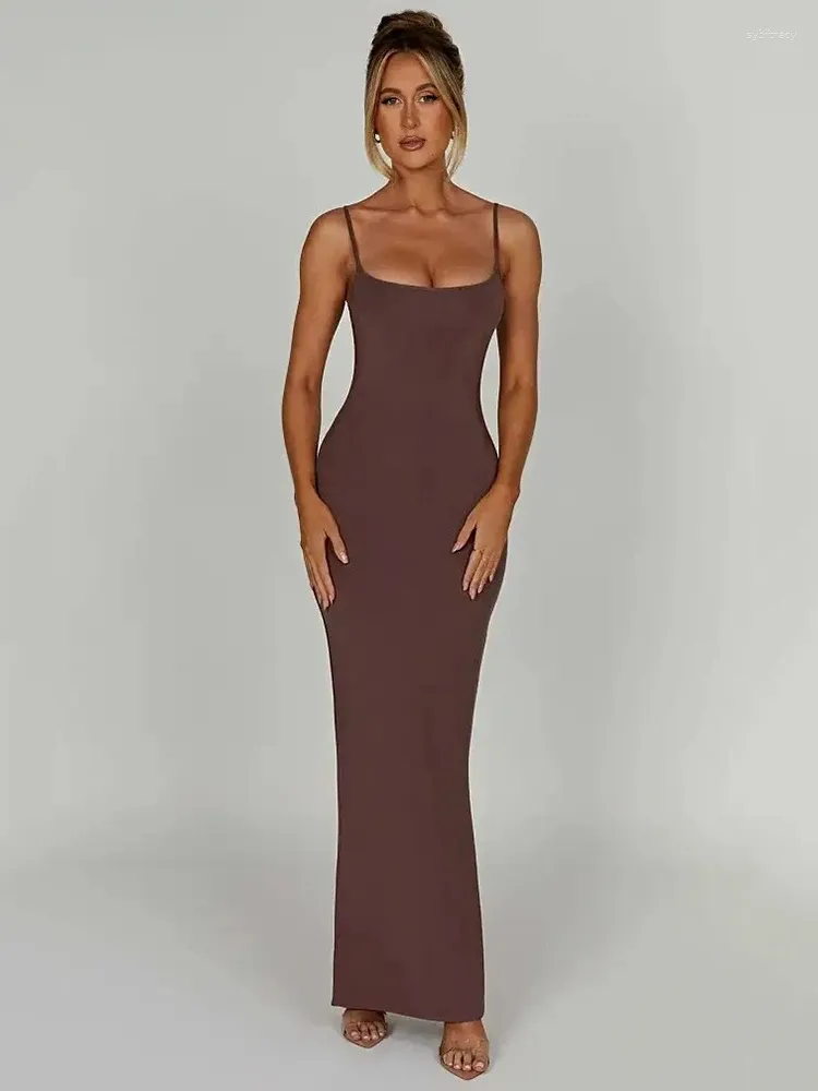 Casual Dresses Mozision Spaghetti Strap Backless Bodycon Maxi Dress Women hösten förtjockad tyg ärmlös klubbfest sexig lång