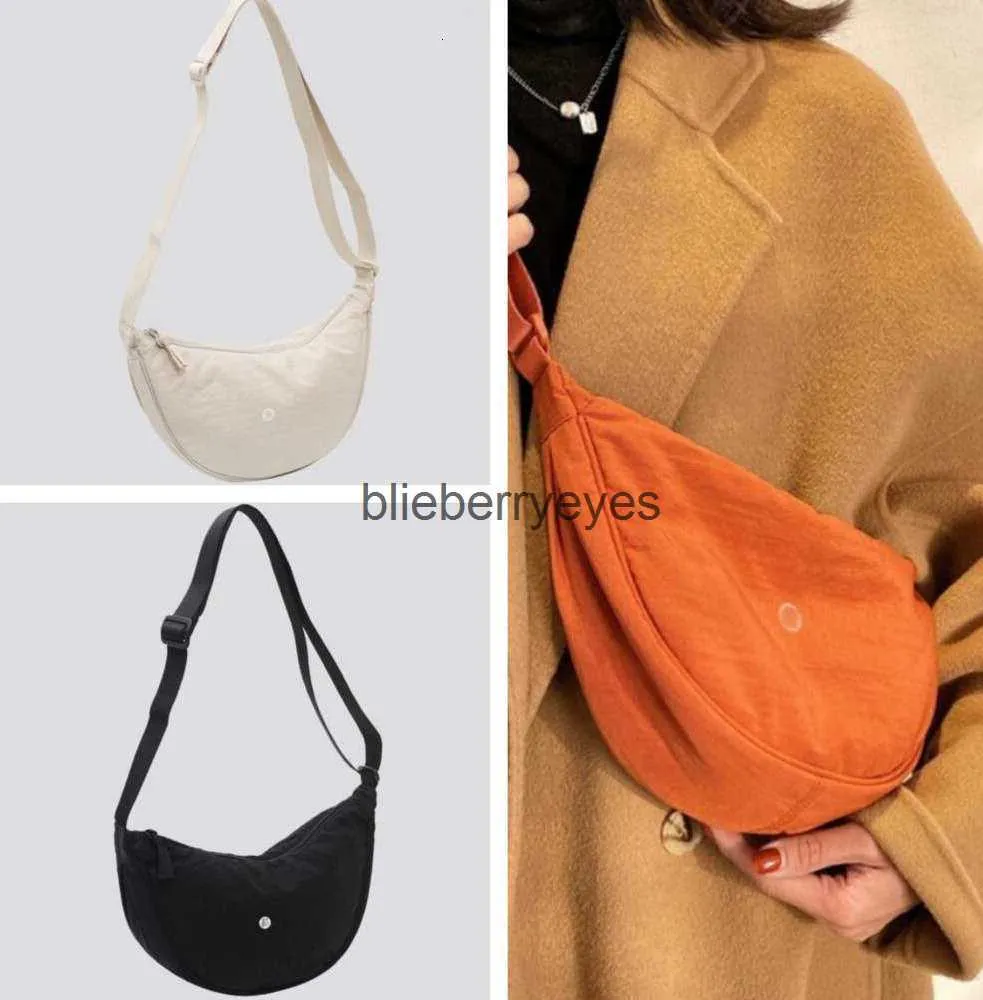 Cross Body Shoulder Bags Designer Bag Kvinnor Samma sneda Cross Bun Leisure Nylon Soulder Sport Luxury Lulu Crossbody BagblieBerryeyes