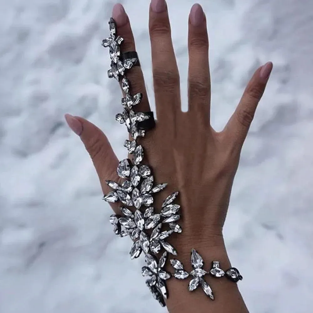Bracciale di lusso fatto a mano in cristallo zircone fiore anello da dito nuziale braccialetto per le donne strass catena a mano braccialetto braccialetti gioielli a mano 231027