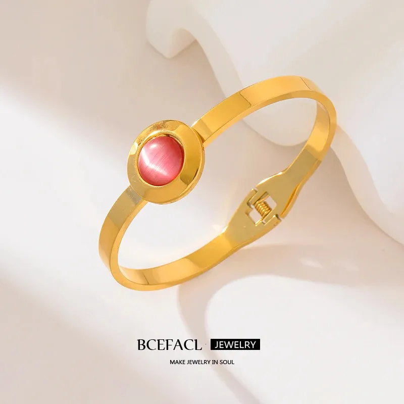 Bangle BCEFACL 316L Rostfritt stål Luxury Red Stone Armband för Women Girl Fashion Waterproof Wrist Jewelry Party Gifts Bijoux 231027