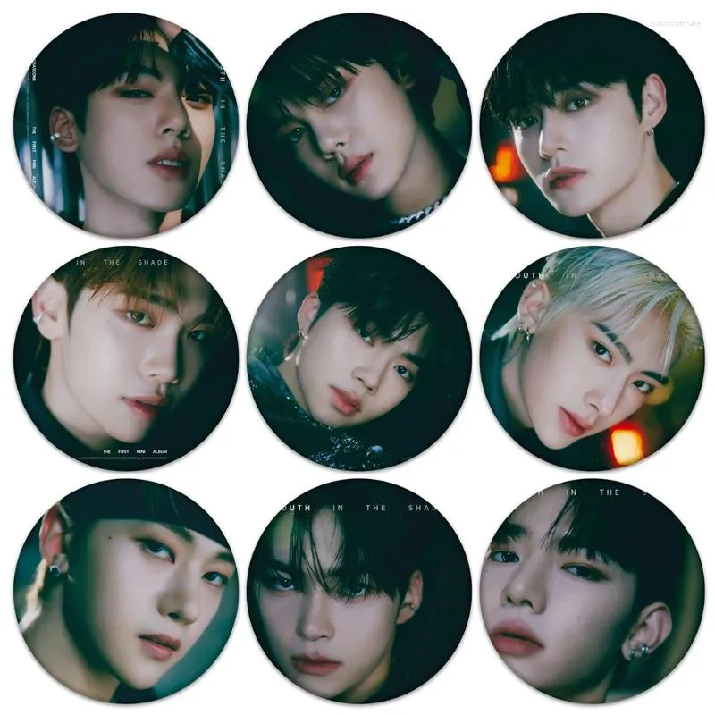 Broches KPOP ZEROBASEONE ZB1 Badge la 1ère Mini jeunesse à l'ombre zéro broche RICKY GUNWOOK Collection broche pour sac à dos vêtements