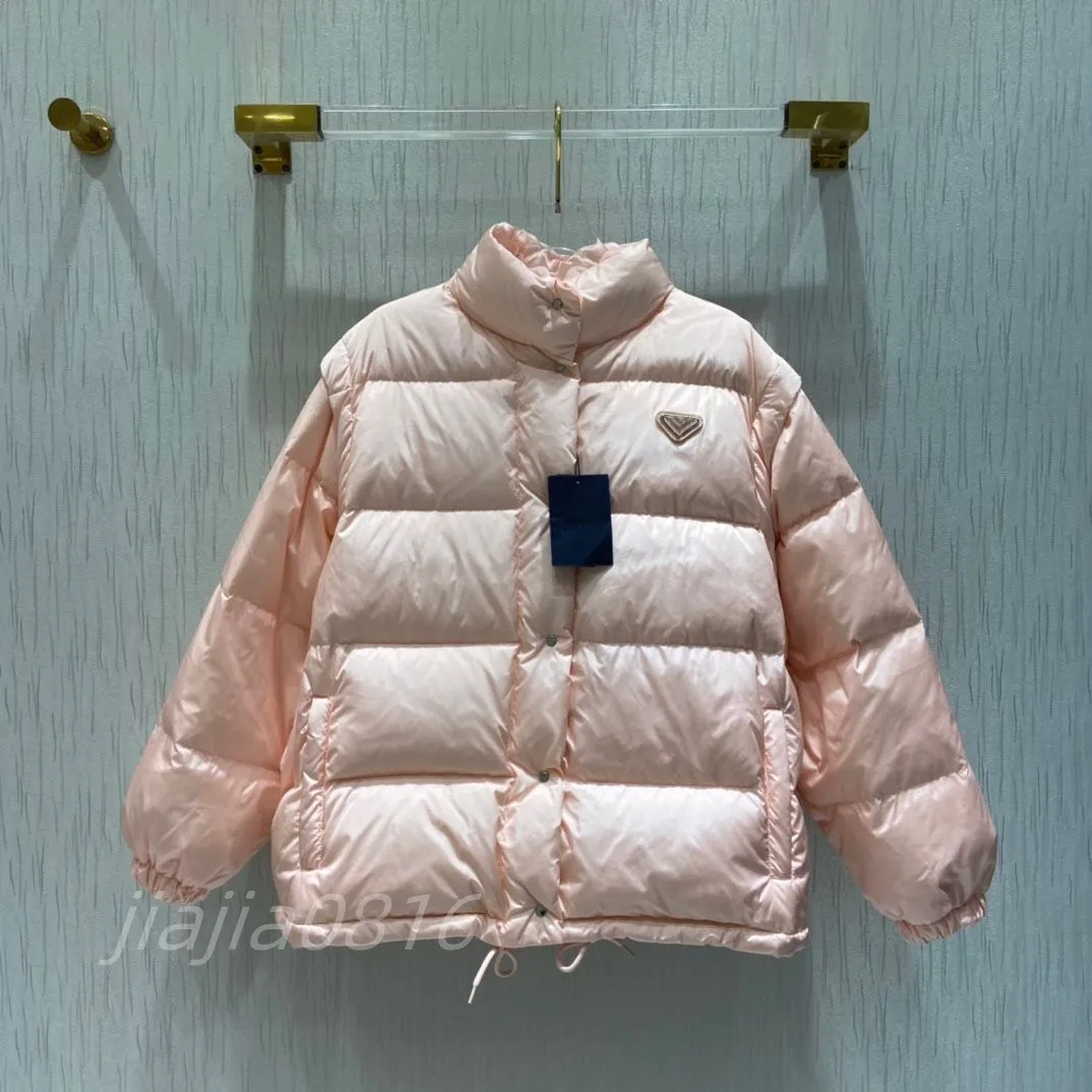 Prrra Brand Fashion Designer Women's Short Down Jackets Parkas Lady P-RA 2023 Nya kvinnors korta bomullsrockar Vinter förtjockad värme Löst ytterkläder Casual Coat