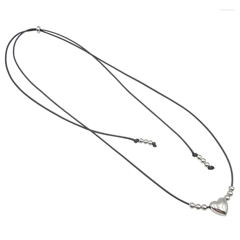 Pendant Necklaces Peach Heart Charm Necklace Retro Art Clavicle Chain Trend Choker