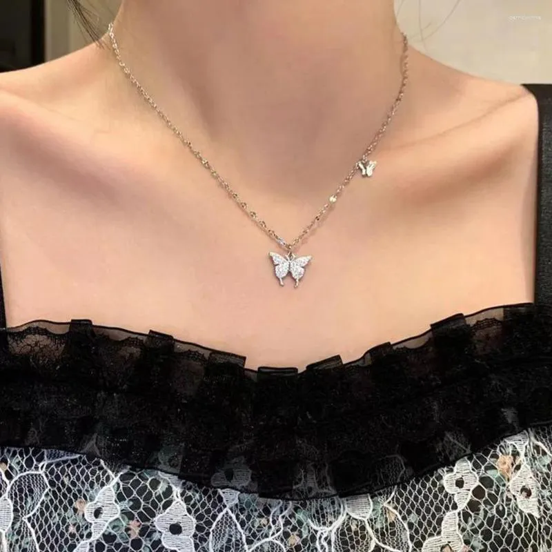 Hänge halsband glänsande fjärilshalsband utsökt enkelskikt klavikelkedja smycken för damer gåva ljus lyx liten halschain