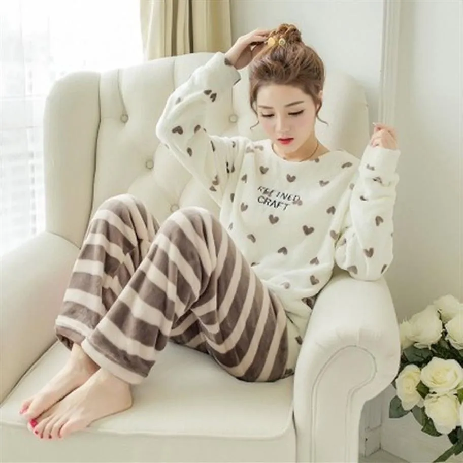 Qweek Ladies Pyjamas Sleepwear Women Pyjamas Set Velvet Pijamas Mujer Winter Pyjamas for Women 2019 Home Wear Set Drop Y2265Z