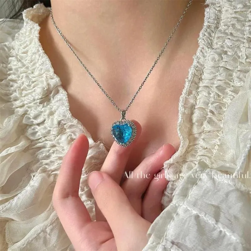Heart Of The Ocean Necklace, Korean Necklace: Elegant Crystal