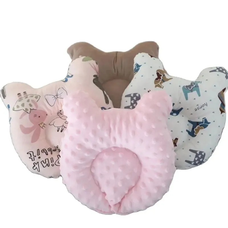 Kuddar födda baby Ushaped Pillow Cotton Bear Excentric Head Correction Forming Children Beddings Bed Products 231026