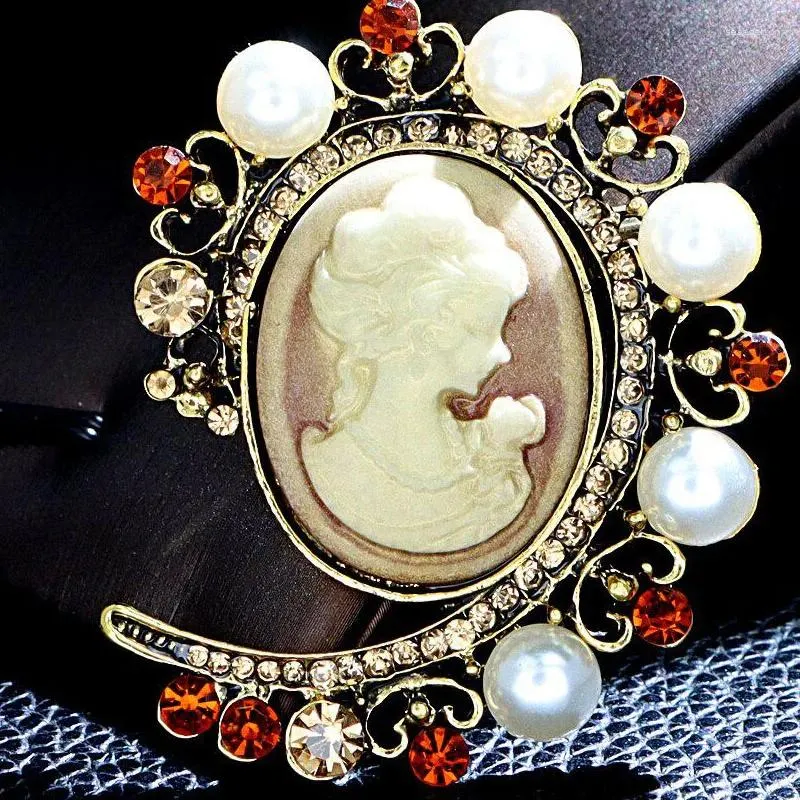 Broches beleza cabeça em relevo broche clássico moda pino festa de casamento jóias pérola strass material