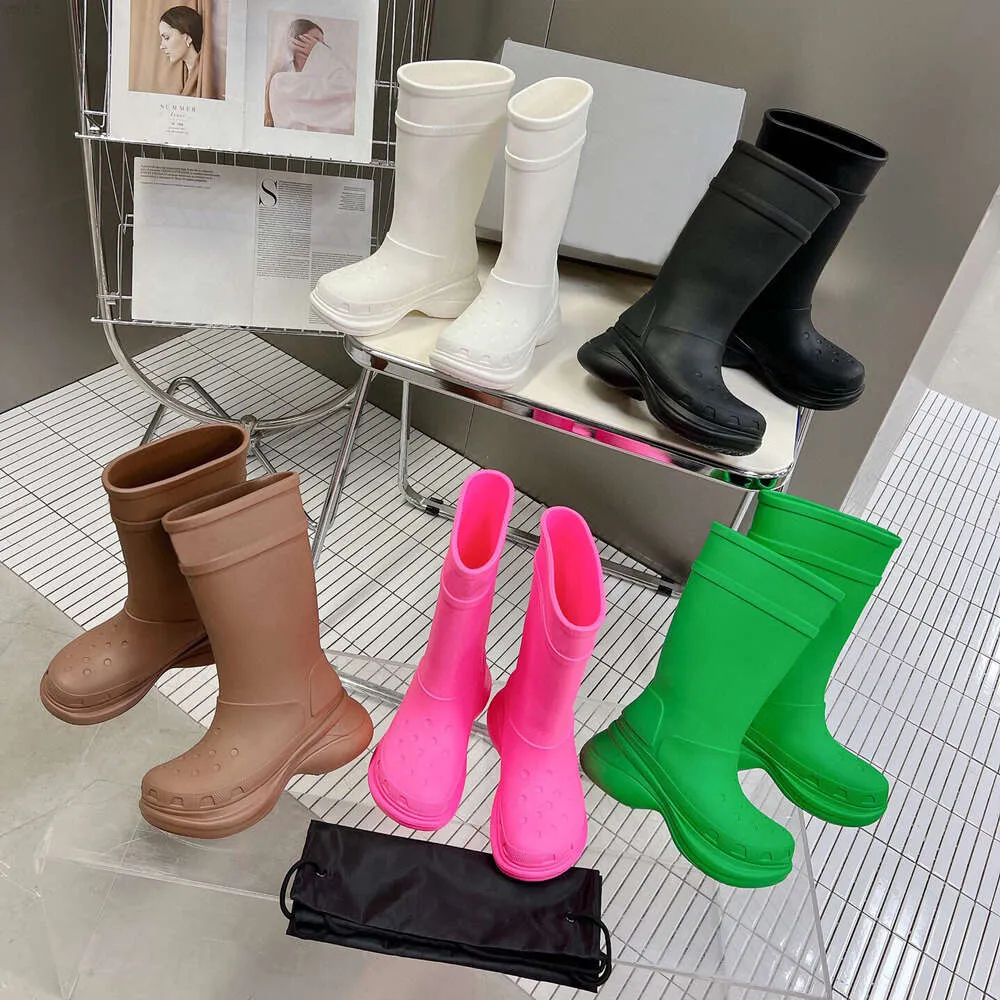 18Designer Boots Australia Silhouette الكاحل Boot Martin Booties تمتد عالية الكعب أحذية رياضية شتاء أحذية نسائية تشيلسي ركوب الدراجات النارية امرأة مارتن