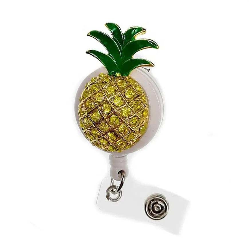 10 pz / lotto Portachiavi Retrattile Smalto Strass Cristallo Giallo Frutta Forma di Ananas Badge Reel Holder Clip Medica Per Decorati2782