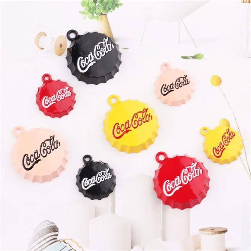 30pcs Cola Drink Bottle Cap Urfaks Umaruj zrzuty oleju wisiewa napoje pływające DIY kolarki bransoletka Akcesoria