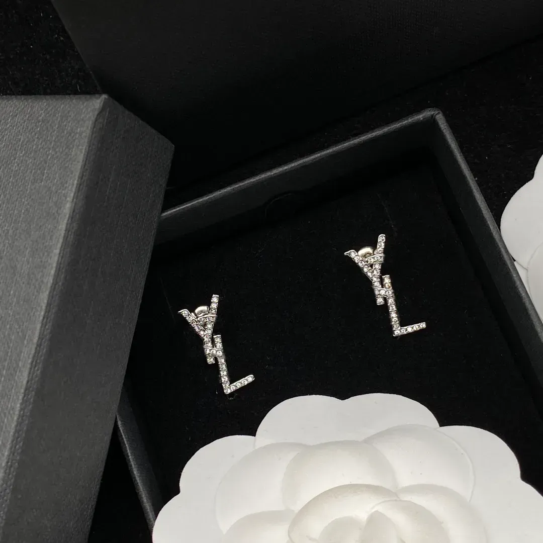 Diamentowe kolczyki stadninowe projektant biżuterii Srebrna kolczyka dla Lady Women Party Studs Hoops Wedding Embagmuin for Bride Box Q7