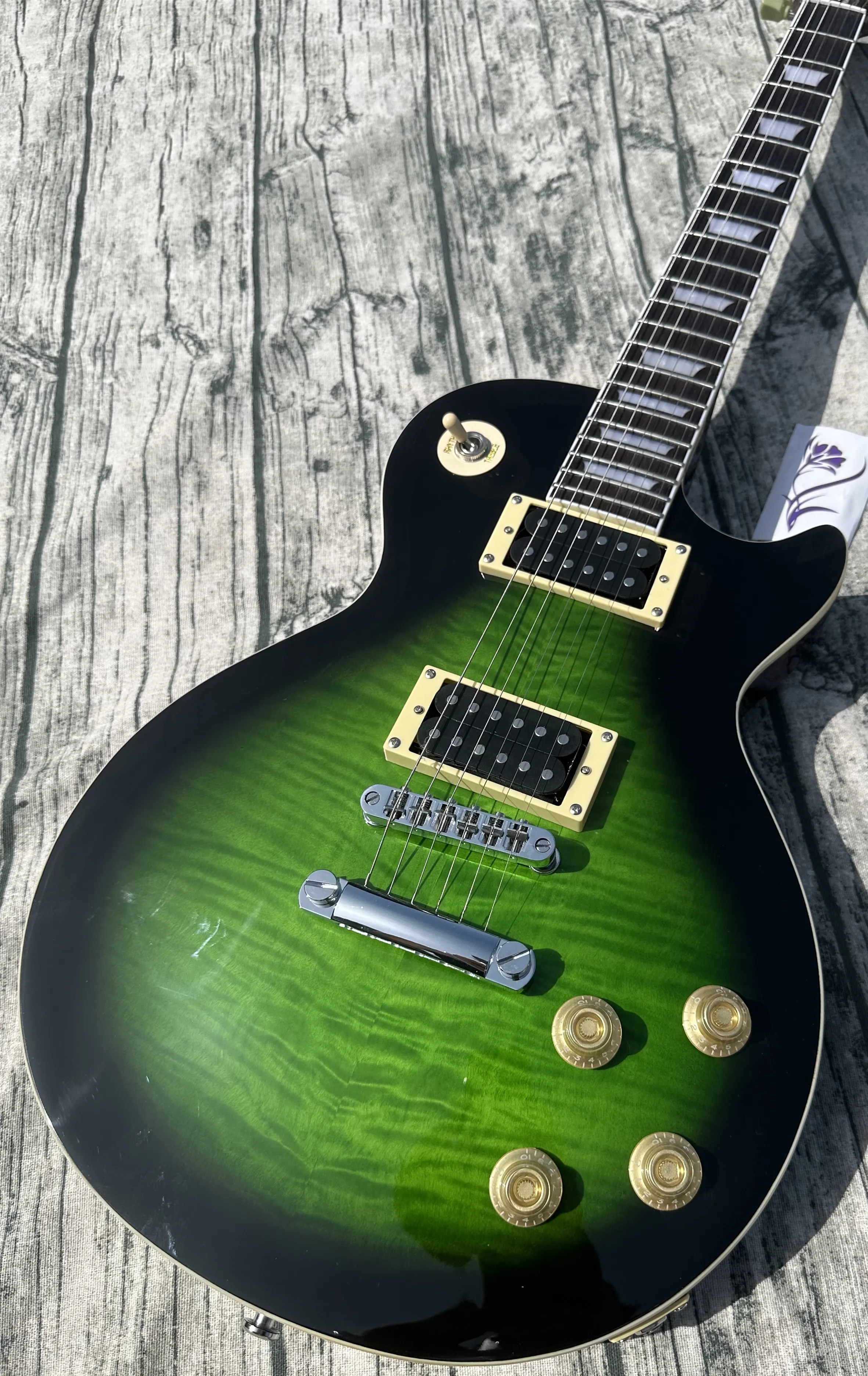 Standardowy gitara elektryczna Python Green Tiger Wzór gradientowy, podpis, zielony tuner retro, piorun