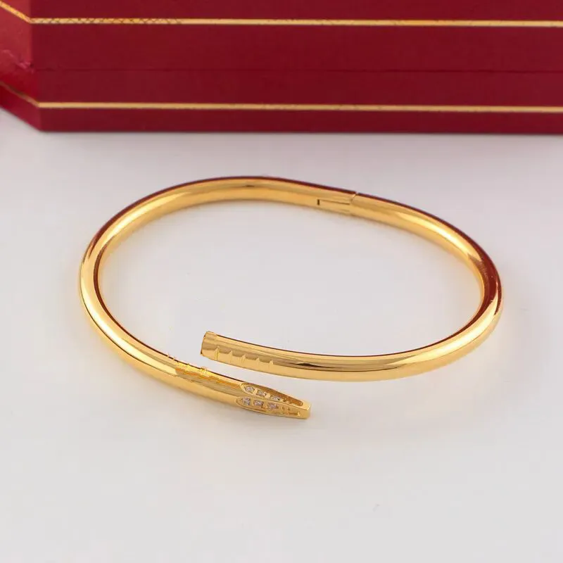 Nagelarmband Love Gold Bangle Armbanden Tendy Sieraden voor Vrouwen Manchetarmbanden 18K Goud Zilver Titanium Staal Diamanten Sieraden Ontwerpers Feestcadeau Hoge kwaliteit