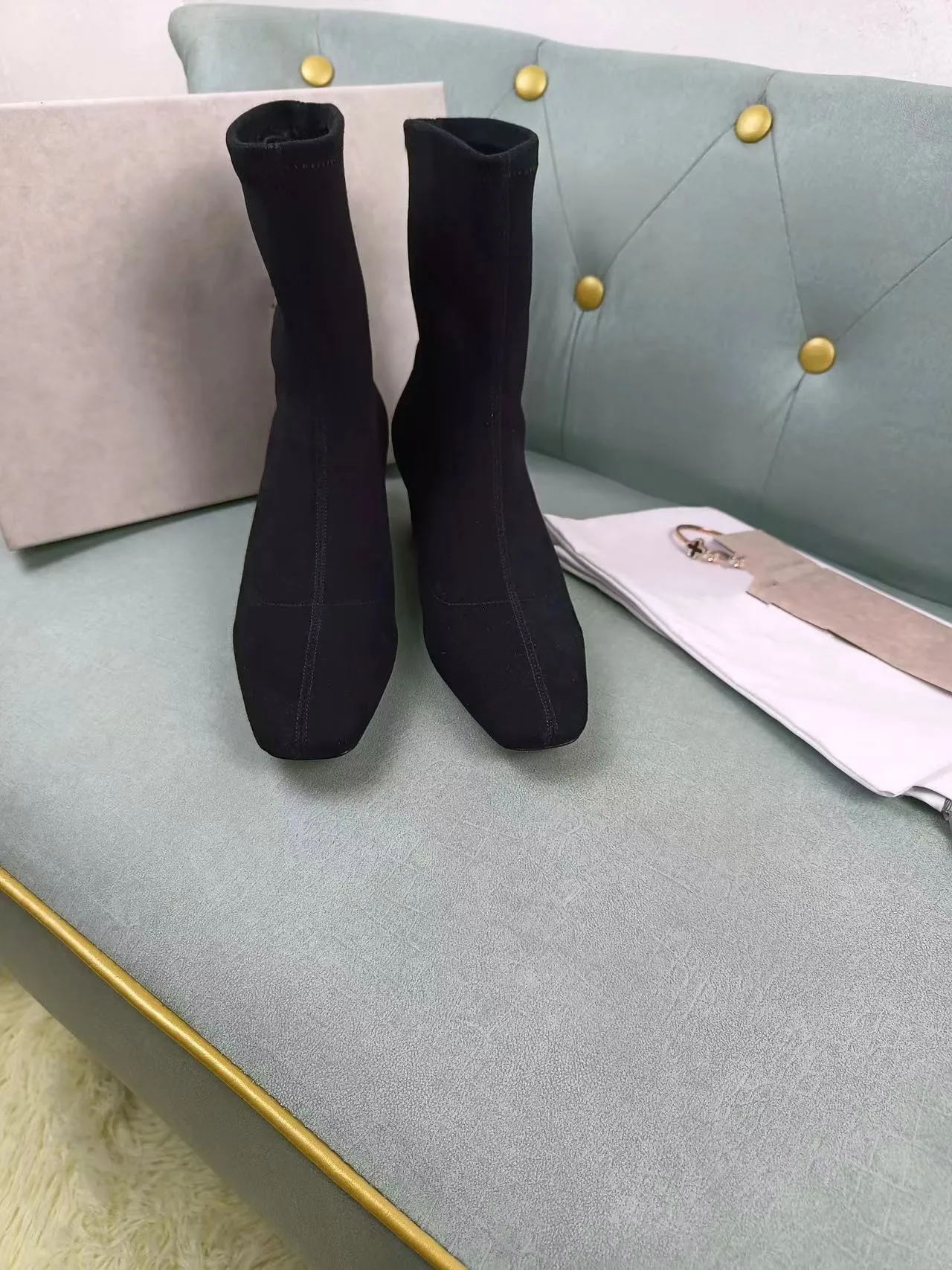 newlace blondie kvinnors ankelstövlar kvinnor skor tp mode zip 22ss runda sammanlåsande detalj mid-heelsheepskin