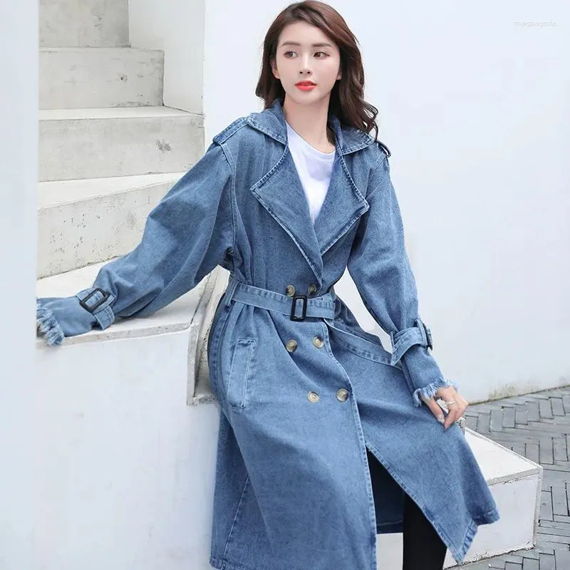 Kvinnors trenchrockar Spring Autumn Women Fashion Denim Coat Dubbel Breasted With Belt Lace-Up Long Jean Jacket Vintage Solid Color Outwear