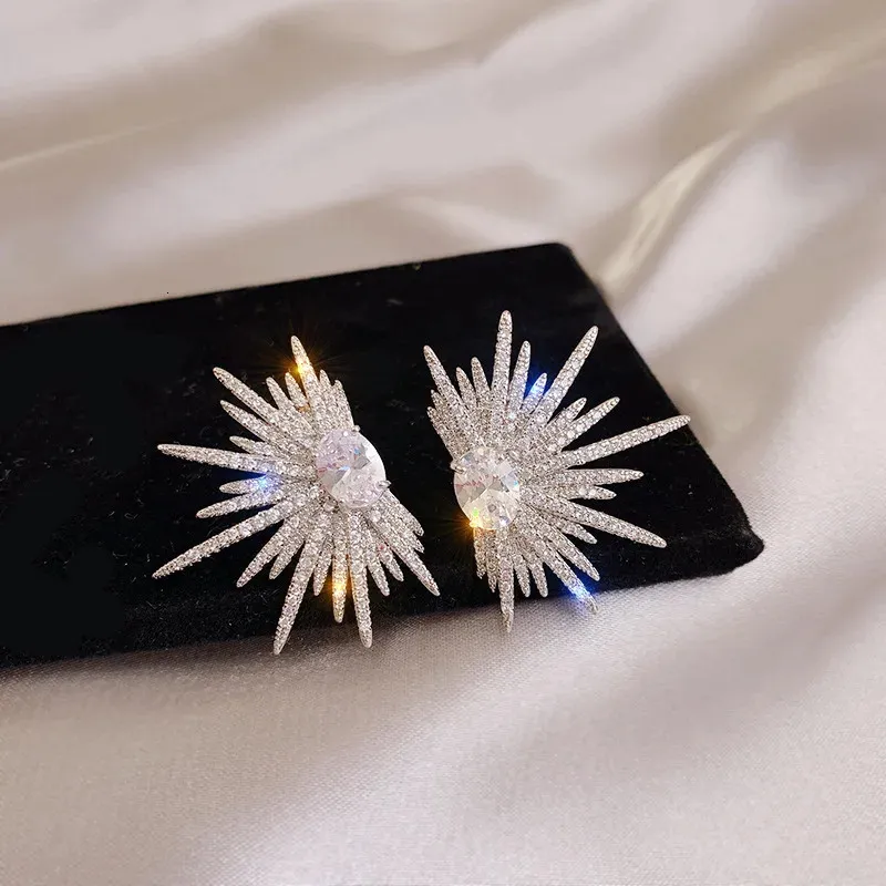 Stud Silver Color Big Plant Luxury Earrings With Bling Zircon Stone For Women Fashion Jewelry Korean Earring Gift 231025