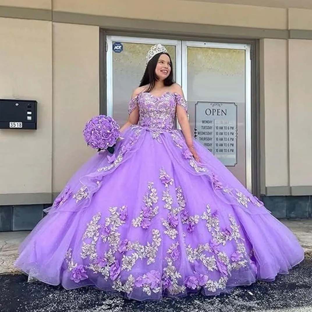 Abiti stile Quinceanera in cristallo viola smeraldo con perline Abito da ballo con applicazioni di paillettes Corsetto Sweet 15 Abiti Sweet 16