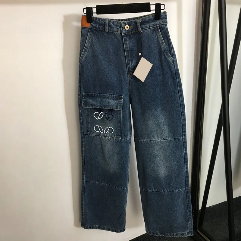 Hohe Taille Frauen gerade Jeans Hosen Denim Hosen für Frauen bestickte Tasche Design Jean Hosen