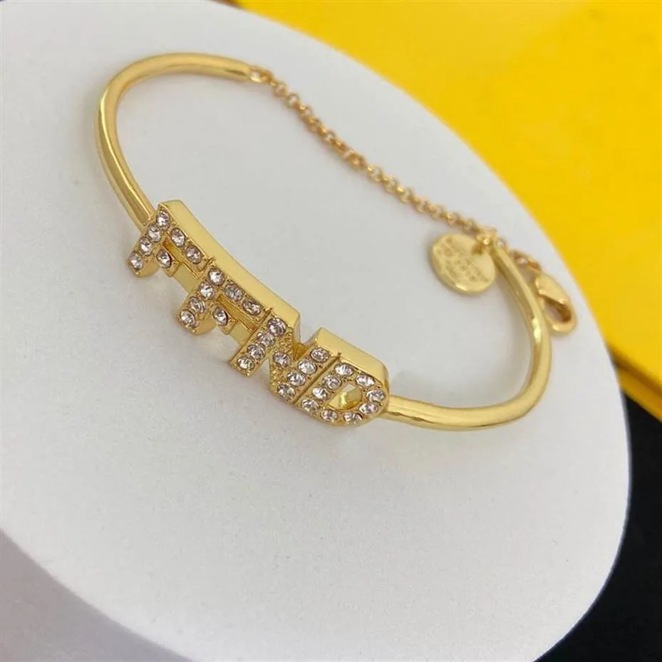 Modische Gold-CZ-Anhänger-Armbänder für Frauen, Party, Hochzeit, Liebhaber, Geschenk, Verlobungsschmuck mit Box245h