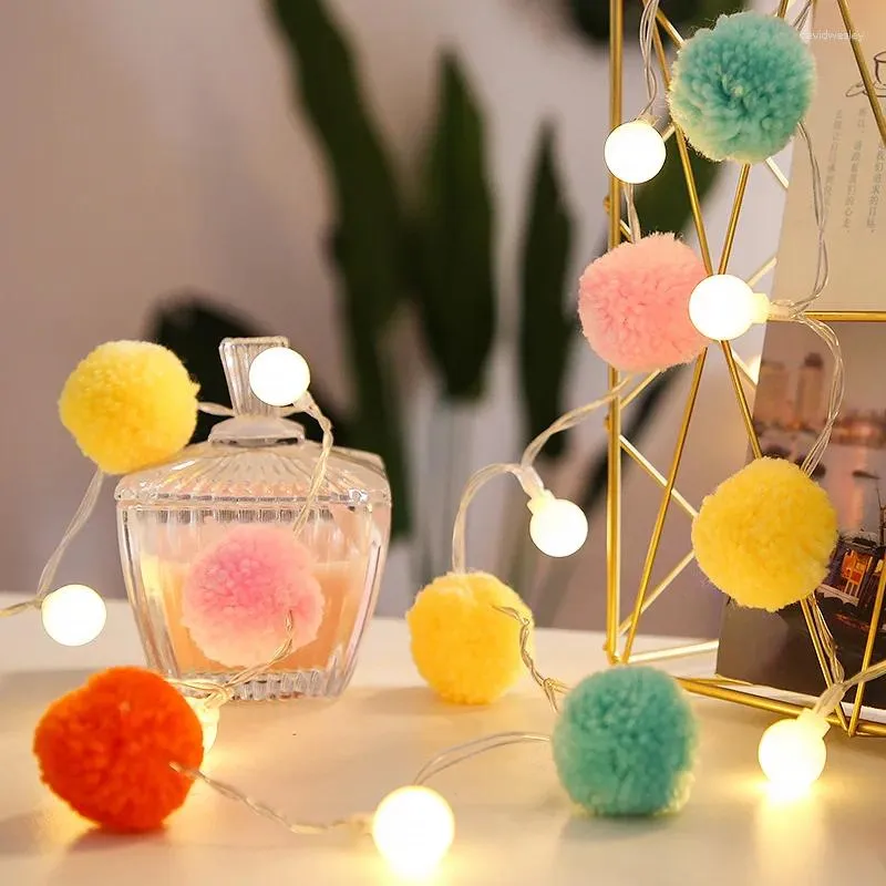 Luci notturne Pom Kids String Fairy Alimentato a batteria con 20 LED Macalon-Color Pompon Palline Illuminazione Decora