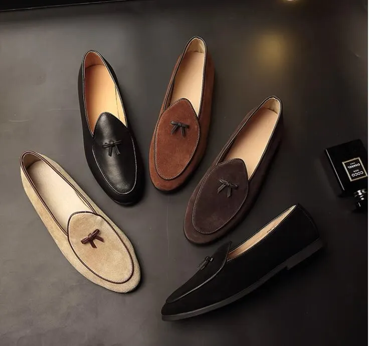 Herrläder loafers svarta mocka tofflor belgiska klänningskor avslappnade män loafers med bowtie mäns lägenheter