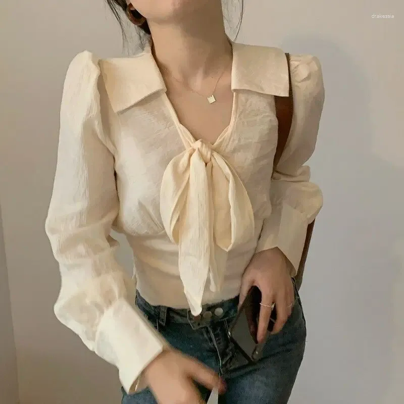 Blouses Femmes Blusas Mujer 2023 À Lacets Noeud Papillon Revers À Manches Longues Dos Rétro Court Style Printemps Chemise Femme Chemisier Blanc Chemises